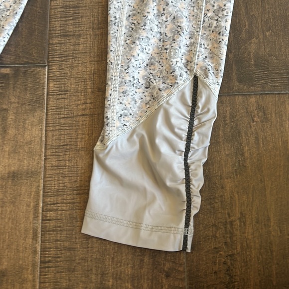 lululemon leggings - Picture 4 of 4